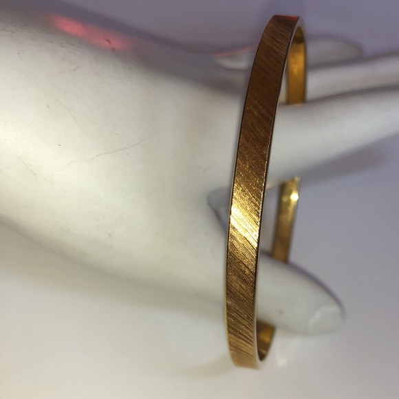 Vintage MONET Textured Gold Bangle Bracelet Modern - Picture 7 of 10